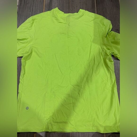New Lululemon  Men Zeroed In Short Sleeve - Picture 2 of 2